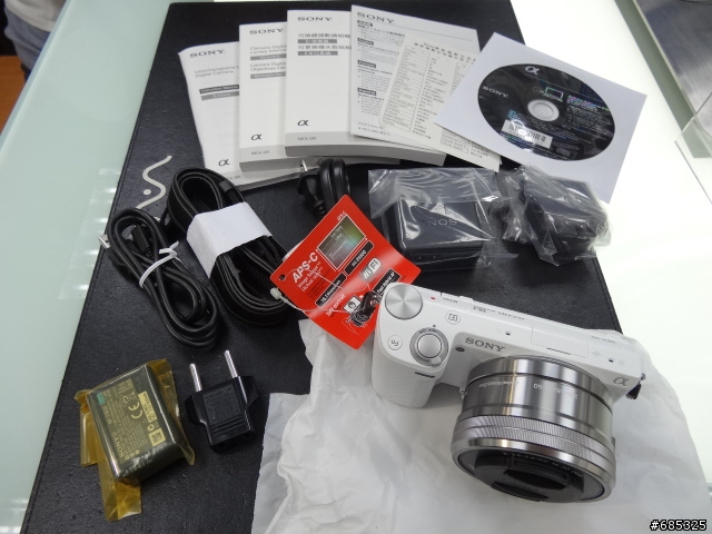 [簡易開箱]  NEX-5RL  單眼畫質，輕巧機身 (經典白)