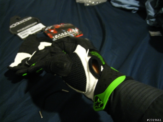 [開箱]Alpinestars M10 Air Carbon Glove 小開箱