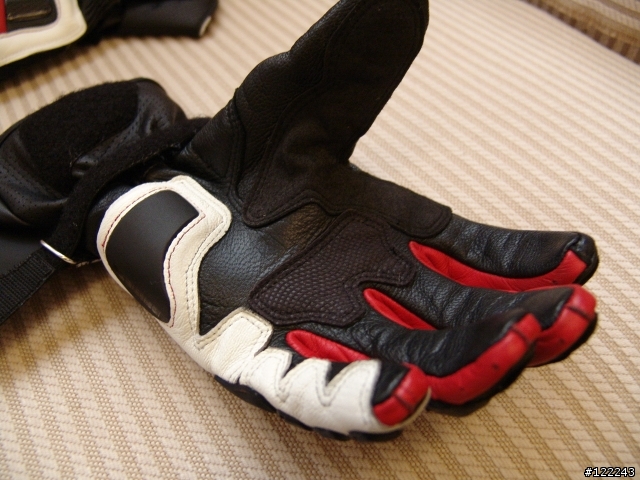 Dainese+AGV+Xlite+Gaerne 人身部品開箱(圖多字少)