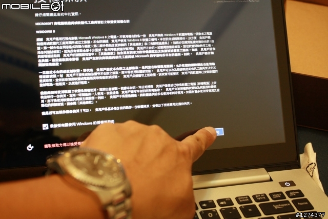 胖子來開箱：胖子來開箱：ASUS VivoBook S400CA 超輕薄 Win8觸控筆電