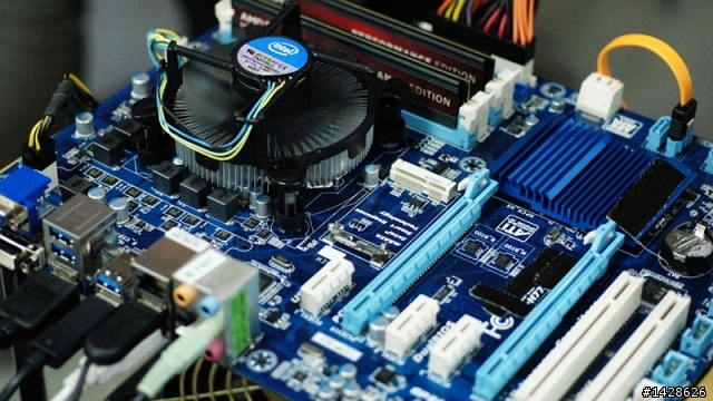 AMD APU用於簡單遊戲中似乎不錯用