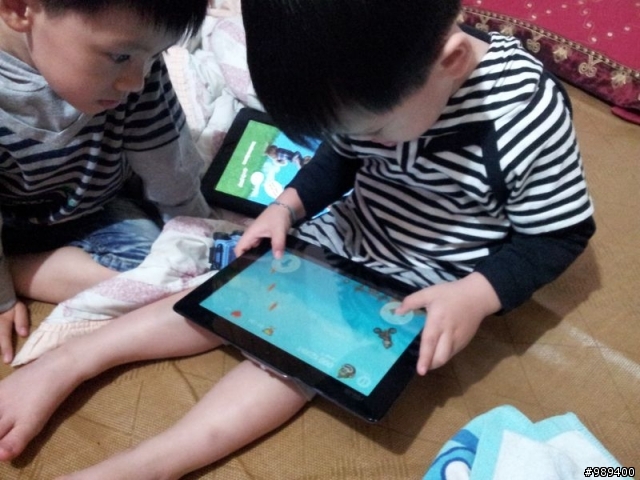 這樣做,Padfone2的Station應該就不會刮傷手機螢幕了....!!
