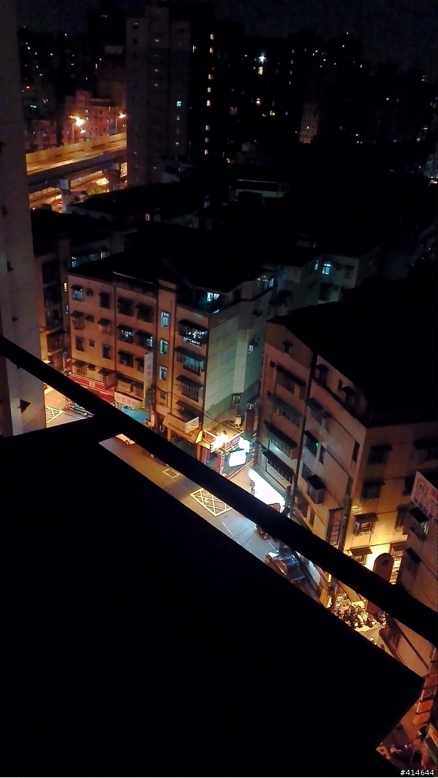 我人生中第一台智慧型手機HTC ONE X+