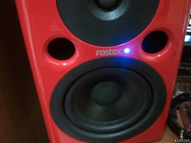 [遲來的開箱文] 麻雀雖小卻音質優異的主動式喇叭 Fostex PM0.4n (Red)