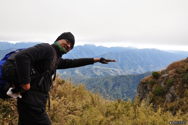 20121118~20 雪山東峰主峰~在半夜三更的黑森林hold不住了之旅~