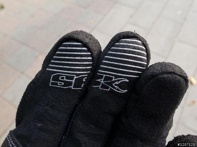 [開箱]SBK SK-5 短手套  (內有"車頭燈")