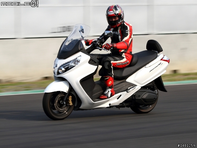 SYM MAXSYM400i 台灣內銷版 車輛規格分享