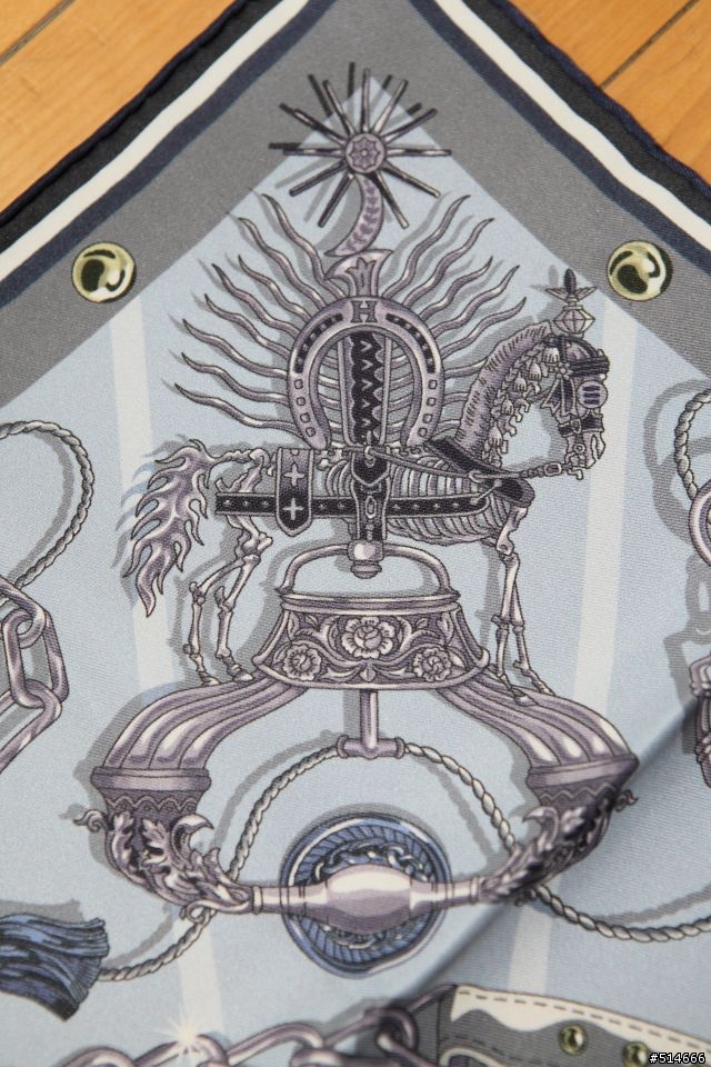 跟著Hermes，淺嘗金屬搖滾--Hermes "C'est La Fète" 絲巾 & "Tête de Cheval" 絲巾環