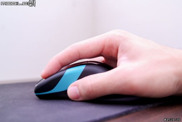 開箱] 羅技Logitech M525 無線雷射滑鼠  (圖多)