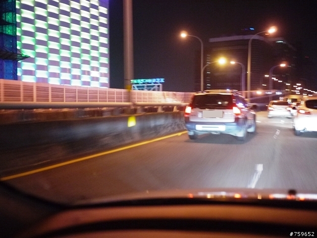 [寶貝車開箱](圖多)人生中第一台進口車 volvo c30 D4 r-design 東奔西跑趴趴走