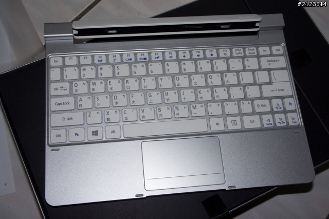Acer W510買到囉 其實可以看成是筆電-------12/4日更新LOL張數