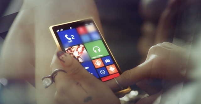 黃色Lumia920現身惡女凱莎新MV
