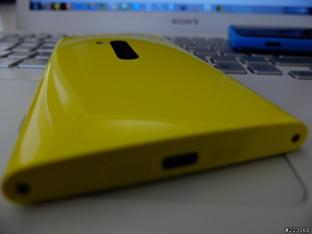 [開箱]藍色&黃色Nokia 920一張圖開箱(11/28新增)