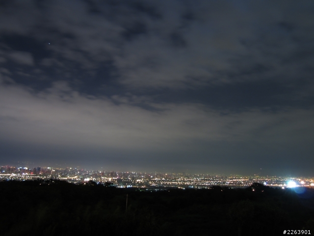 IXUS 115HS 的夜景~ 請指教...感恩。