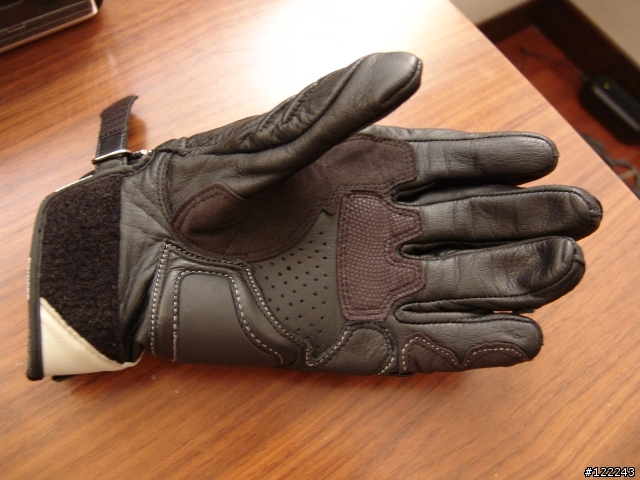 Dainese+AGV+Xlite+Gaerne 人身部品開箱(圖多字少)