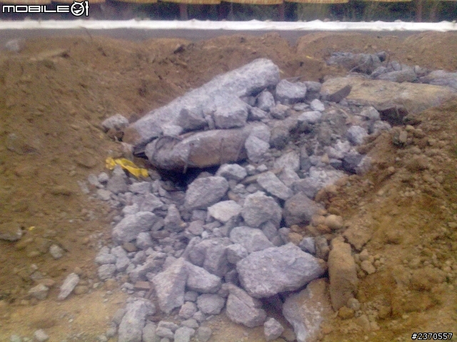 馬路填高,可以使用建築水泥廢料嗎?