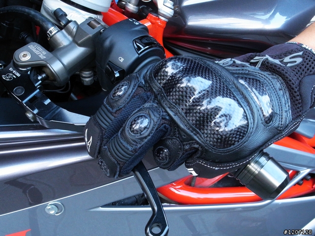 [開箱]SBK SK-5 短手套  (內有"車頭燈")