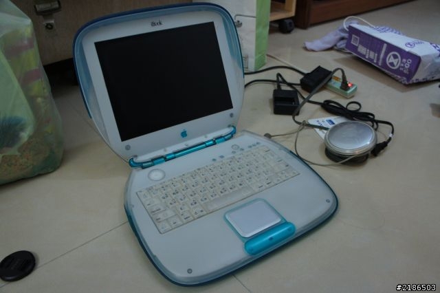 懷念一下以前的I BOOK 和 MAC OS 9.0
