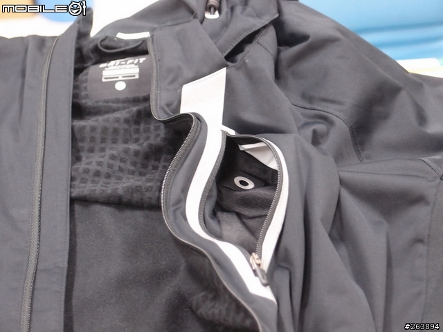 超幸運之Nike Element Shield Max夾克分享