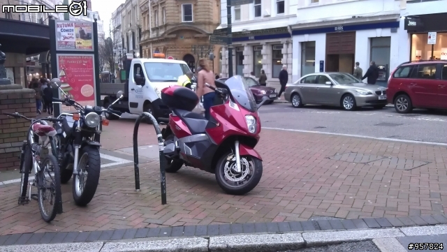 英國重機及停車