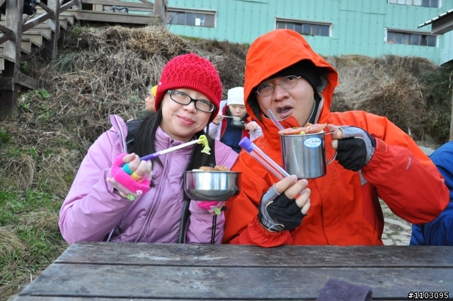 20121118~20 雪山東峰主峰~在半夜三更的黑森林hold不住了之旅~