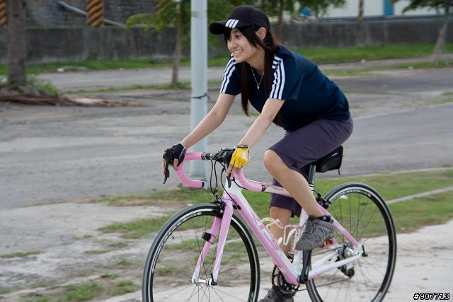[不專業開箱]女友專用 ATEMPO 卡鞋