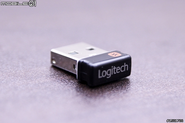 開箱] 羅技Logitech M525 無線雷射滑鼠  (圖多)