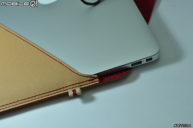 Mac Book Air 專屬外衣-EVOUNI 信封式護套 不撞衫