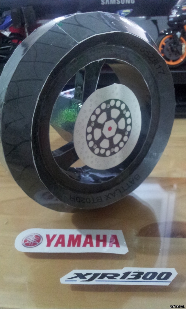 [紙模型製作] YAMAHA XJR1300重機模型製作~