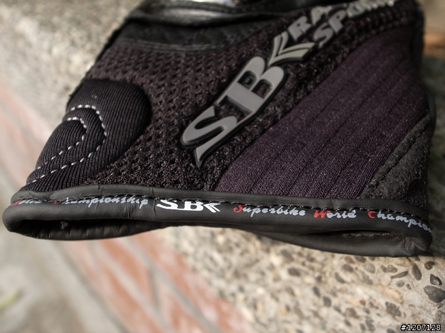 [開箱]SBK SK-5 短手套  (內有"車頭燈")