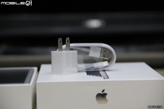 [開箱12/04更新]漂洋過海而來的"iPad Mini"32G wifi white