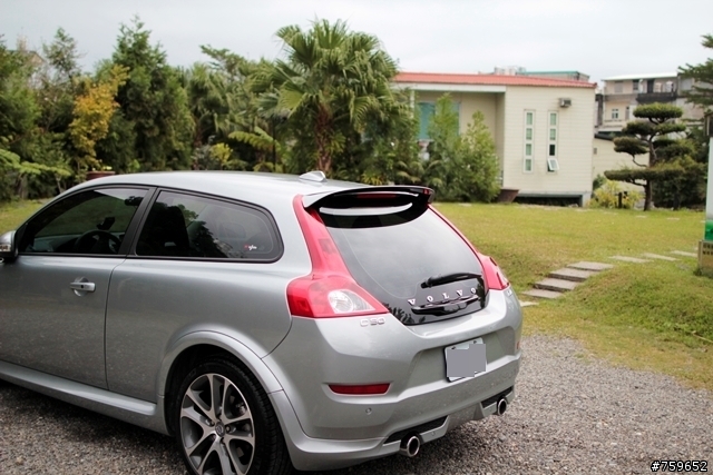 [寶貝車開箱](圖多)人生中第一台進口車 volvo c30 D4 r-design 東奔西跑趴趴走