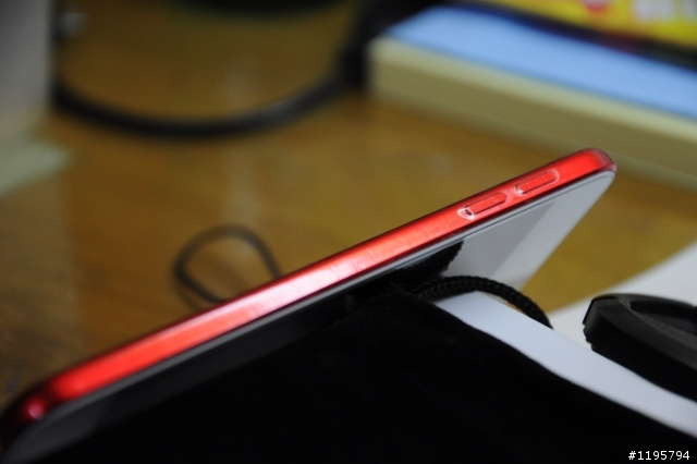 [分享] ipod touch 5 大紅+包膜