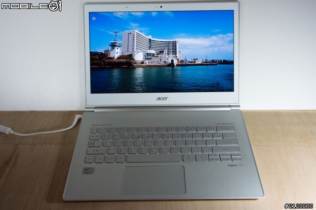 我的限量髮絲紋Acer S7 Ultrabook