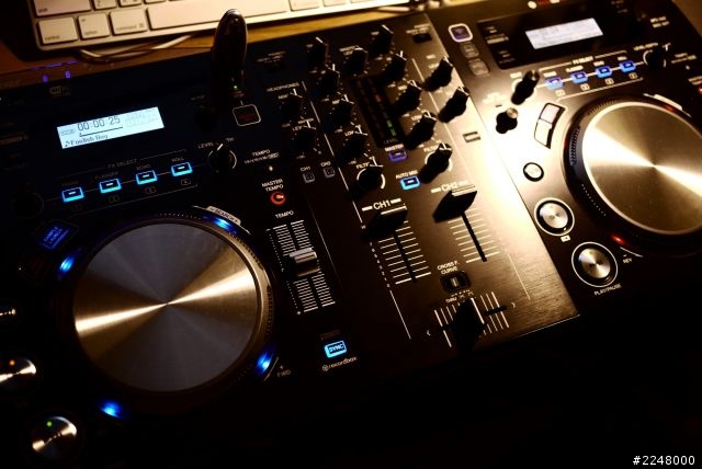 『 用無形之手操控跨時代的數位控制器 Pioneer XDJ-AERO 』