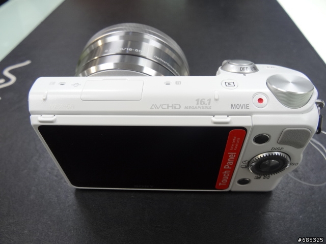 [簡易開箱]  NEX-5RL  單眼畫質，輕巧機身 (經典白)
