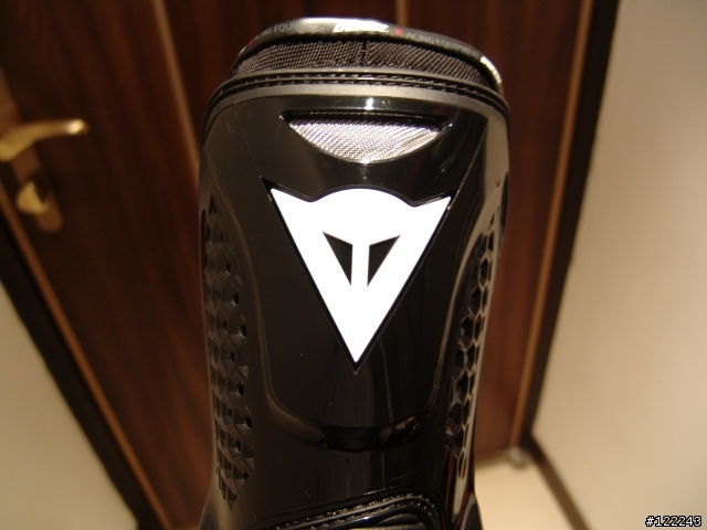 Dainese+AGV+Xlite+Gaerne 人身部品開箱(圖多字少)