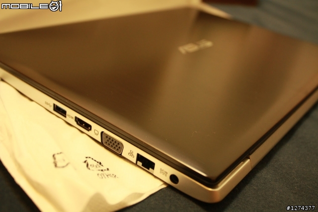 胖子來開箱：胖子來開箱：ASUS VivoBook S400CA 超輕薄 Win8觸控筆電