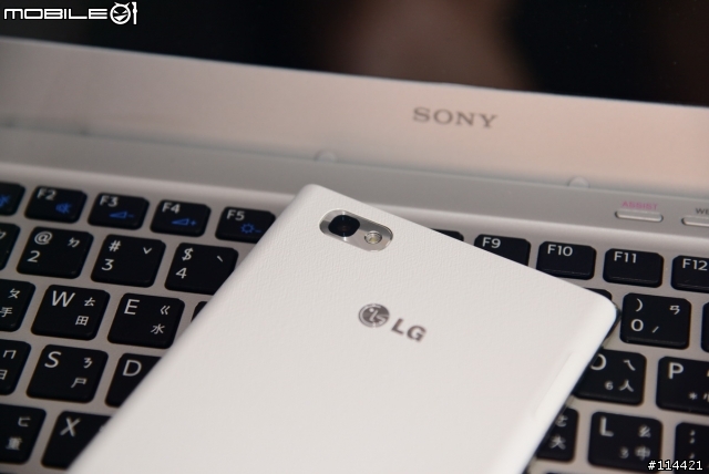【開箱】試用試玩 LG Optimus Vu 優雅精巧的設計工藝