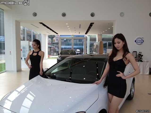 也來貼一下今天保養看到的V40   我的妹比較多  老婆的功勞  哈哈