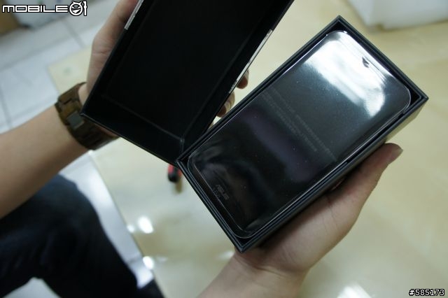 [開箱] ASUS - 4核旗艦 Padfone2 開箱文