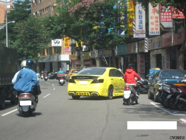 賞車 這些車都很兇 最兇的不是四出尾管也不是雙出尾管 是打雷射砲那一台