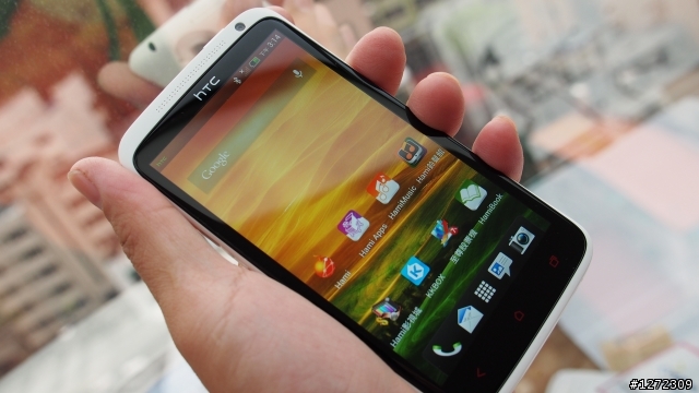 剛買的 HTC ONE X + 開箱少文