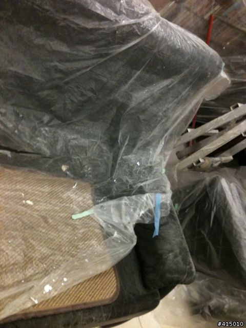 重新粉刷油漆，踩桌子施工@@