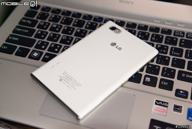 【開箱】試用試玩 LG Optimus Vu 優雅精巧的設計工藝