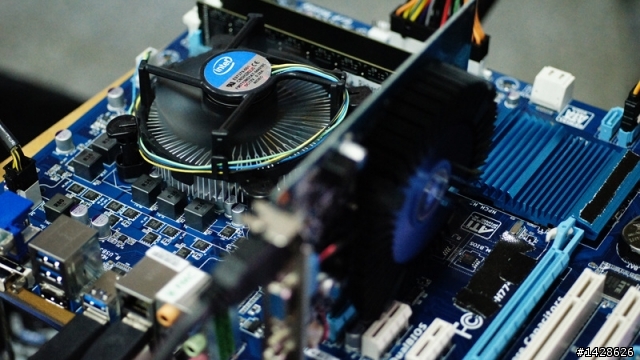 AMD APU用於簡單遊戲中似乎不錯用