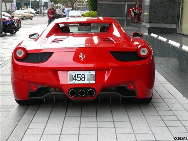 今天獵到的Bentley 和 Ferrari 458