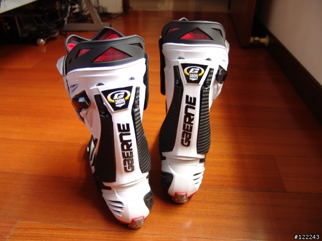 Dainese+AGV+Xlite+Gaerne 人身部品開箱(圖多字少)