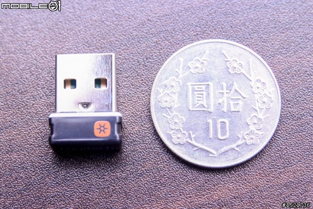 開箱] 羅技Logitech M525 無線雷射滑鼠  (圖多)