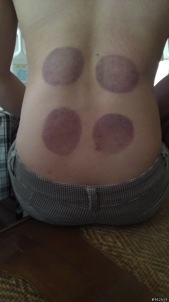 在廚房的女生，提了辭呈12/08